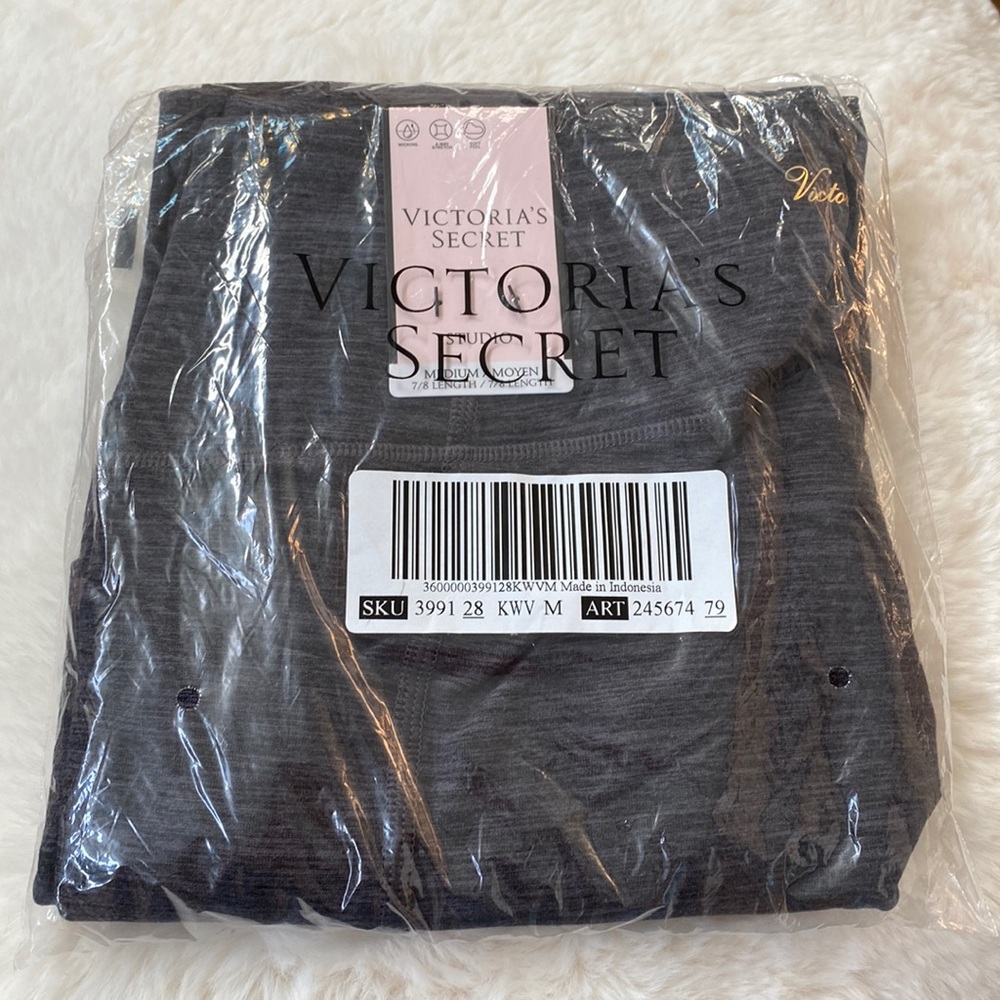 Victoria’s Secret studio leggings size medium
